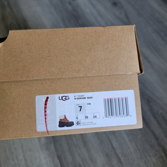 UGG Adiroam Hiker Waterproof Boot - Picture 11 of 12